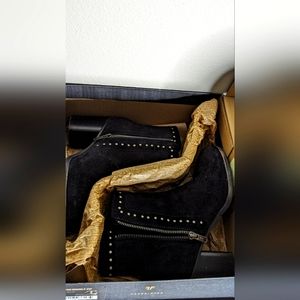Frye Addie Stud Ankle Boots Black Suede Size 6
